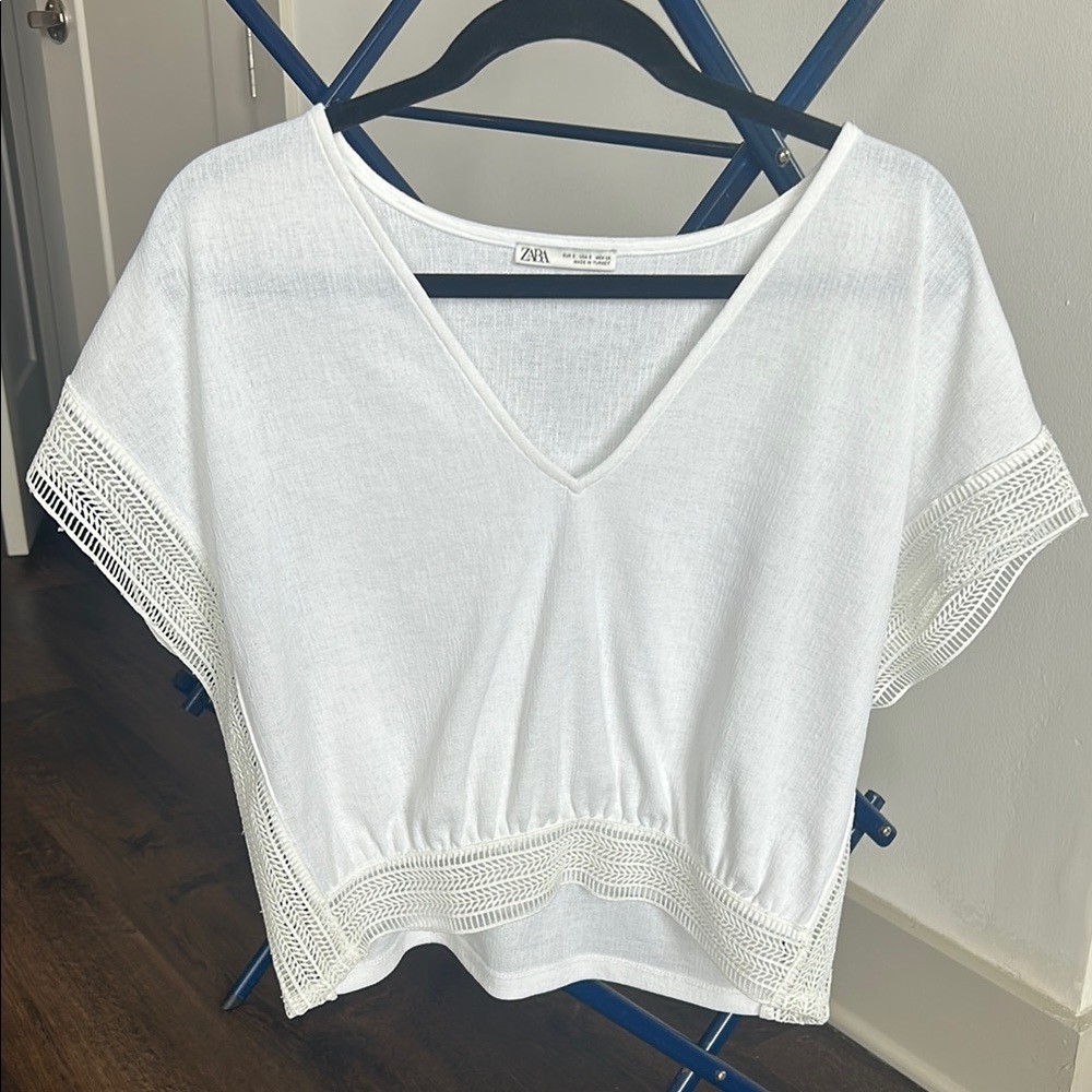 Zara White and Blue Sleeveless Boxy Blouse